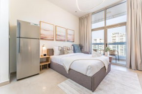 Community View Studio with Exclusive Private Balcony, Azizi Star, Jebel Ali by Deluxe Holiday Homes